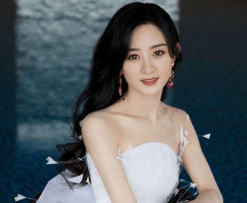 娱乐吃瓜赵丽颖,娱乐圈的瓜田，她如何成为吃瓜群众的焦点？