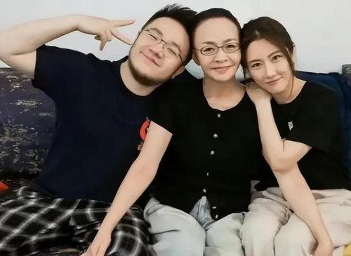 娱乐八卦事件爆料吃瓜,明星隐私大曝光，吃瓜群众狂欢时刻！